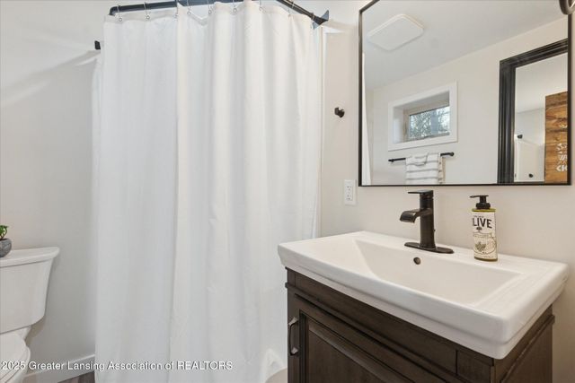 4.5 Locust Lane, Lansing, MI 48911