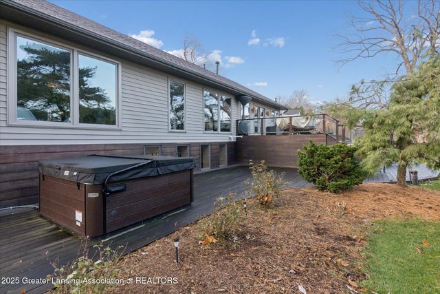 4.5 Locust Lane, Lansing, MI 48911