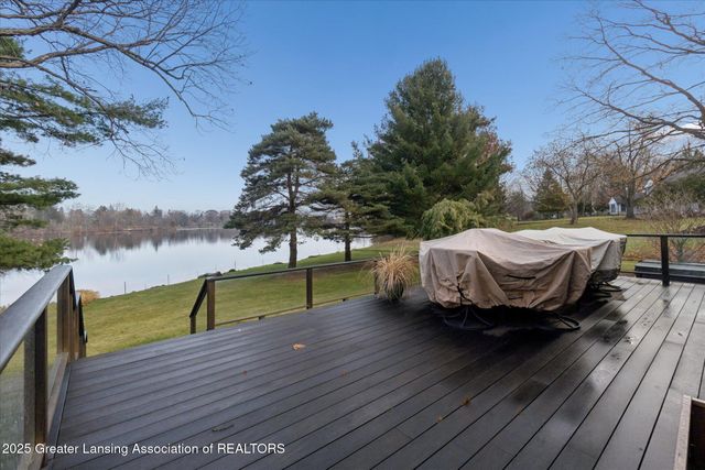 4.5 Locust Lane, Lansing, MI 48911