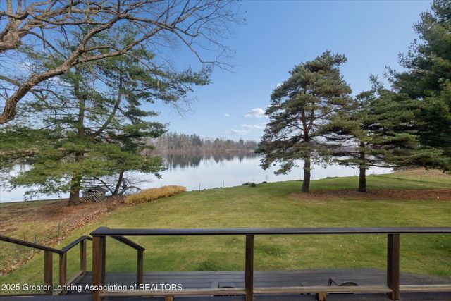 4.5 Locust Lane, Lansing, MI 48911