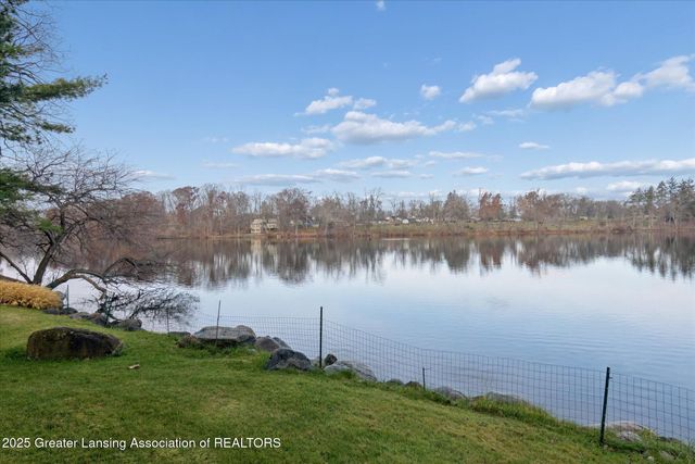 4.5 Locust Lane, Lansing, MI 48911