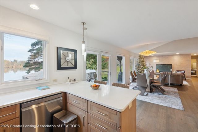 4.5 Locust Lane, Lansing, MI 48911