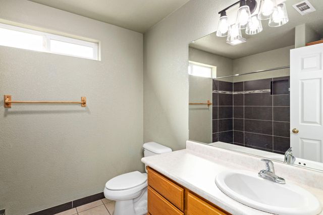 842 W 14th Street, Medford, OR 97501