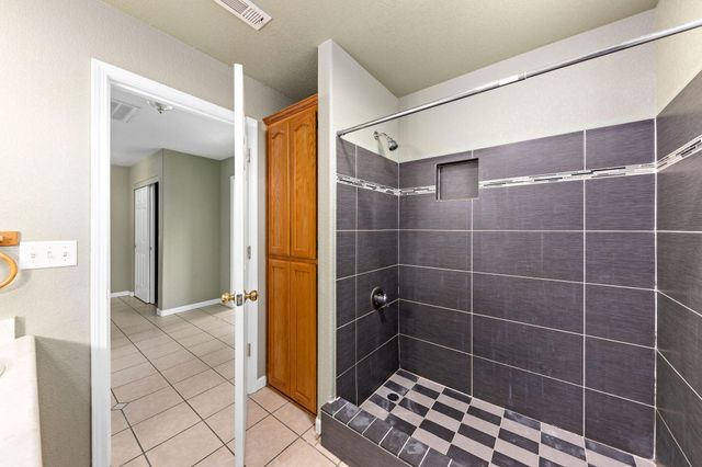 842 W 14th Street, Medford, OR 97501