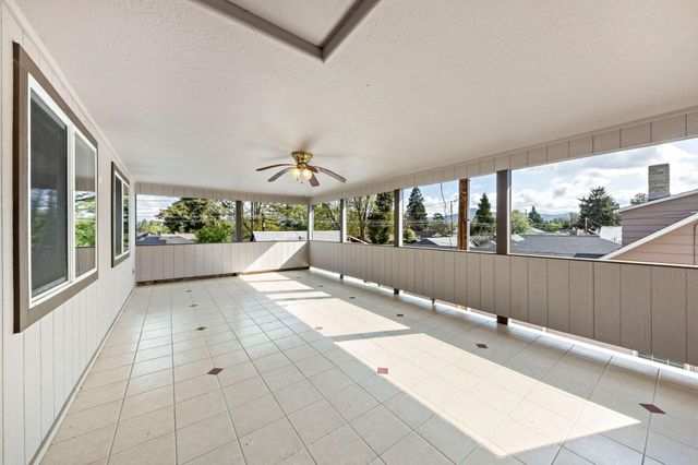 842 W 14th Street, Medford, OR 97501