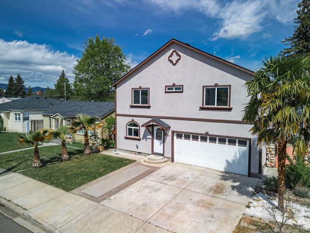 842 W 14th Street, Medford, OR 97501