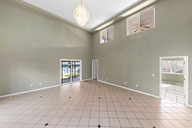 842 W 14th Street, Medford, OR 97501