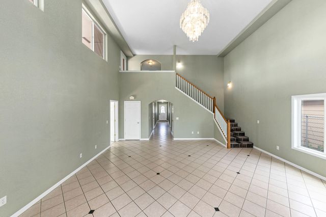 842 W 14th Street, Medford, OR 97501