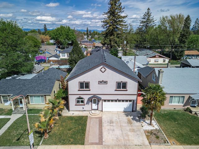 842 W 14th Street, Medford, OR 97501