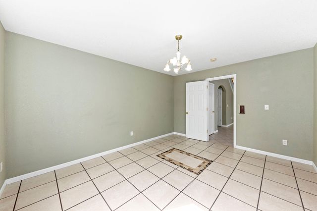 842 W 14th Street, Medford, OR 97501