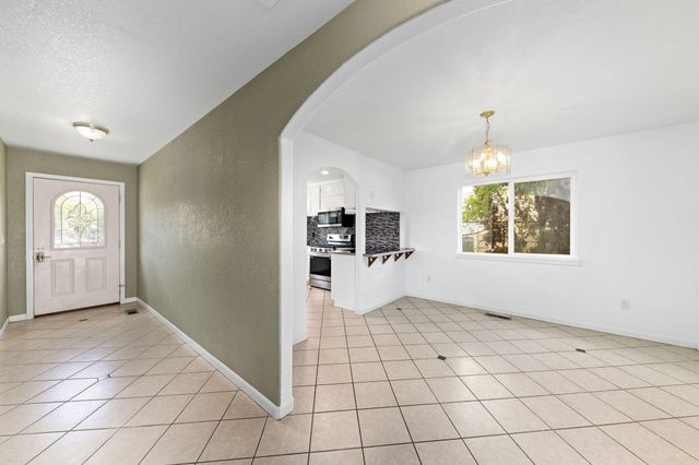 842 W 14th Street, Medford, OR 97501