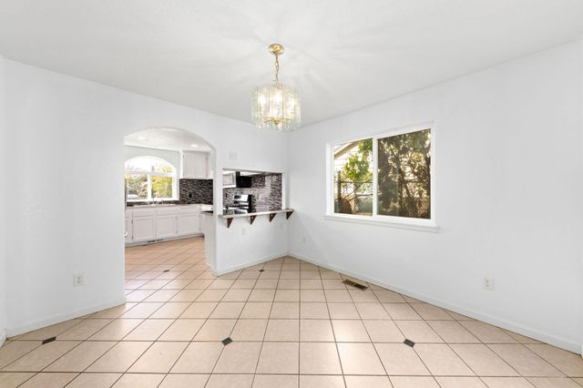 842 W 14th Street, Medford, OR 97501