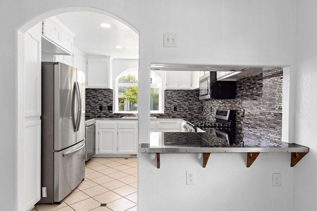 842 W 14th Street, Medford, OR 97501