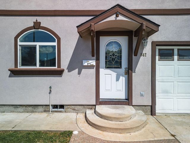 842 W 14th Street, Medford, OR 97501