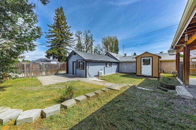 842 W 14th Street, Medford, OR 97501