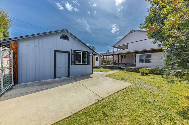 842 W 14th Street, Medford, OR 97501