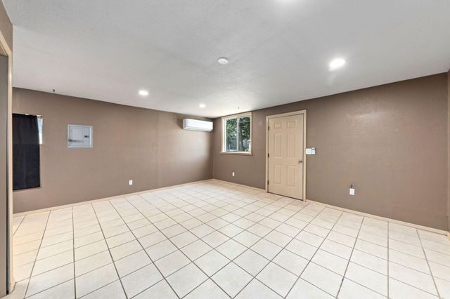 842 W 14th Street, Medford, OR 97501