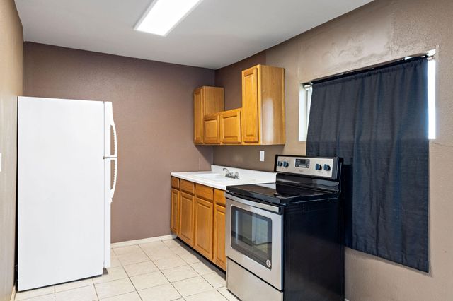 842 W 14th Street, Medford, OR 97501