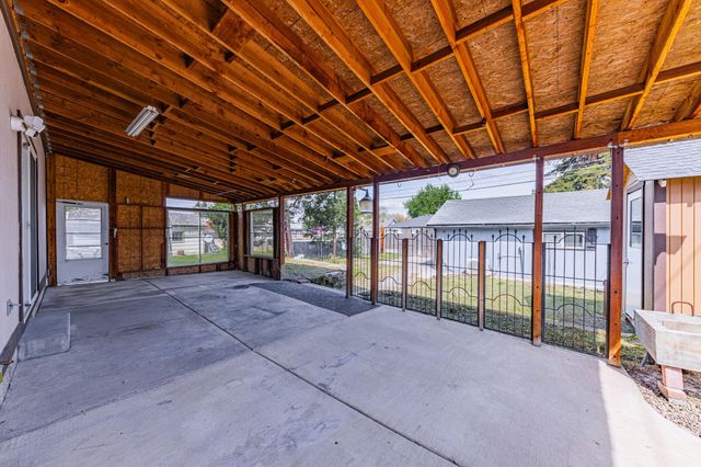 842 W 14th Street, Medford, OR 97501