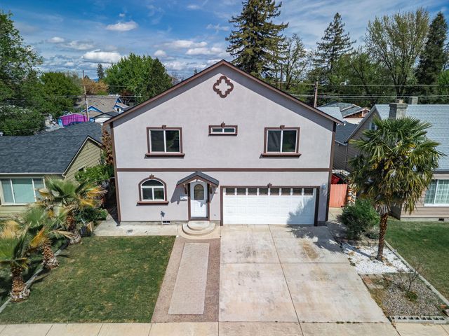 842 W 14th Street, Medford, OR 97501