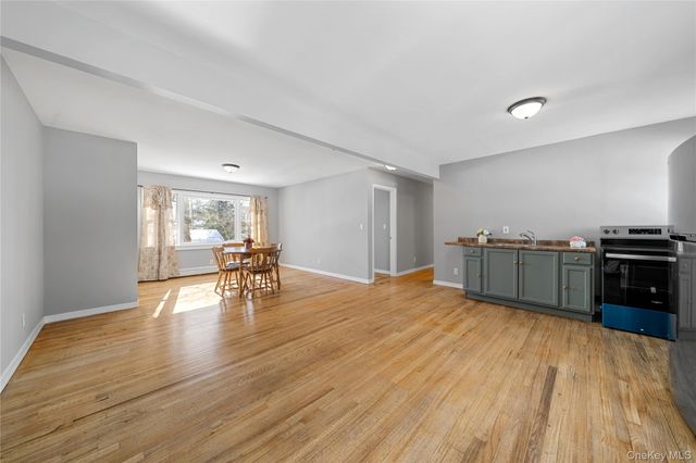 165 5th Street, Saint James, NY 11780