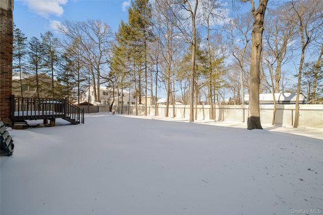 165 5th Street, Saint James, NY 11780