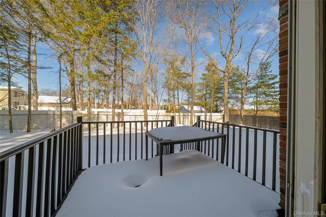 165 5th Street, Saint James, NY 11780