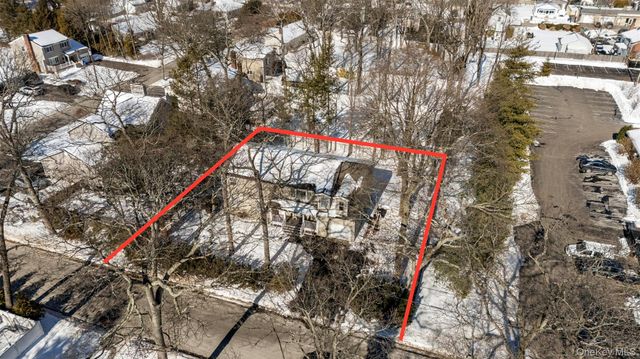 165 5th Street, Saint James, NY 11780