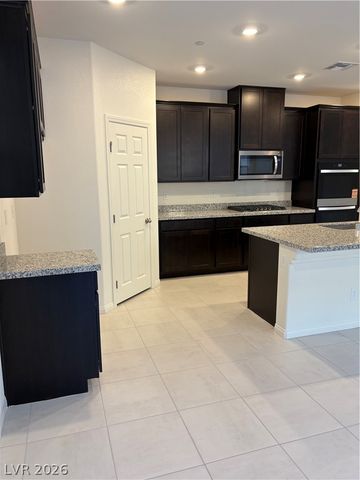 101 Silver Run Lane, Las Vegas, NV 89138