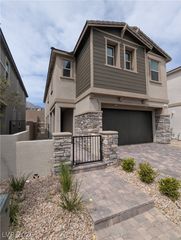 101 Silver Run Lane, Las Vegas, NV 89138