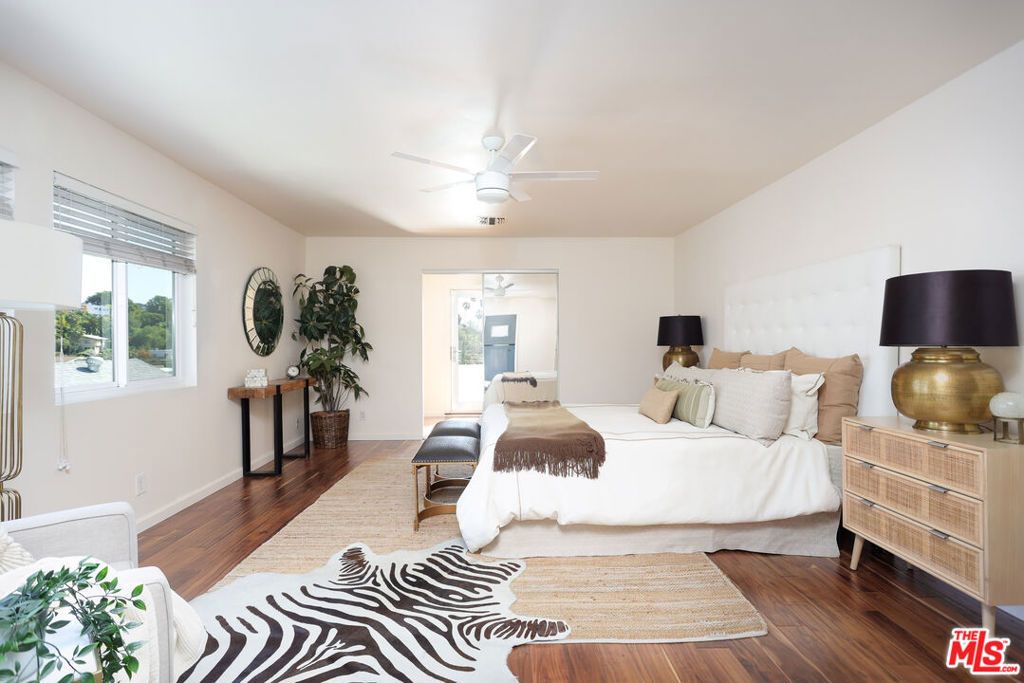 3247 Descanso Drive, Los Angeles, CA 90026 — exterior