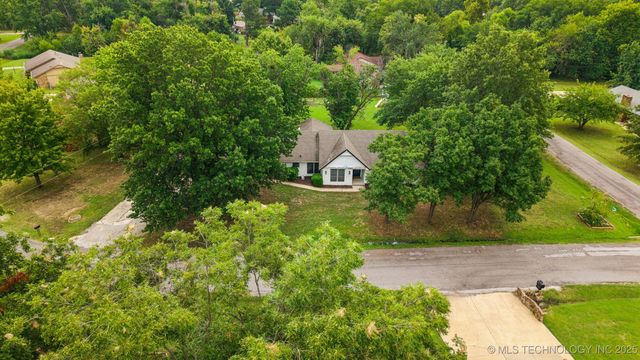 10632 E Dogwood Court, Claremore, OK 74019