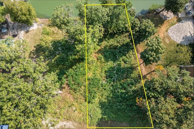 8364 Lakeshore Drive, Dexter, IA 50070