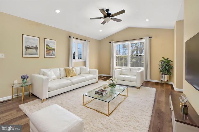 2021 EVERGREEN DR, Tamaqua, PA 18252