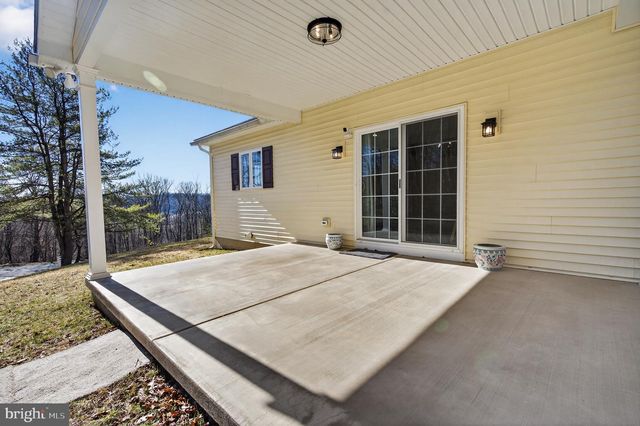 2021 EVERGREEN DR, Tamaqua, PA 18252