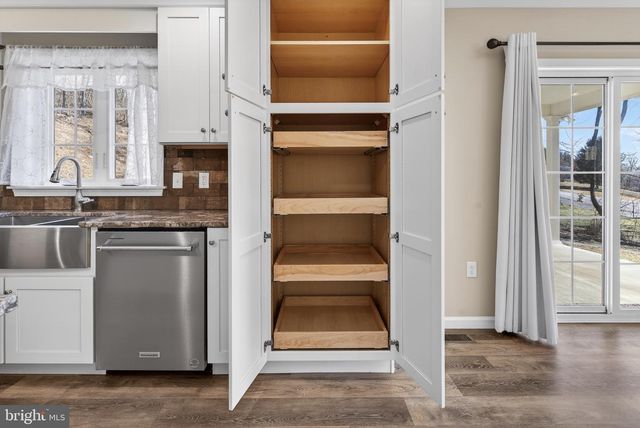 2021 EVERGREEN DR, Tamaqua, PA 18252