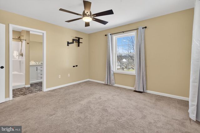 2021 EVERGREEN DR, Tamaqua, PA 18252