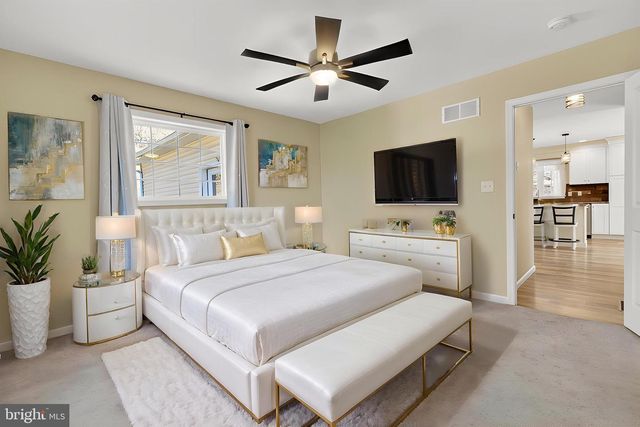 2021 EVERGREEN DR, Tamaqua, PA 18252