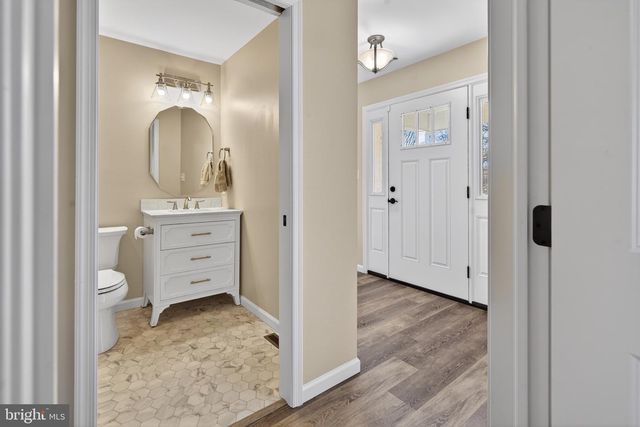 2021 EVERGREEN DR, Tamaqua, PA 18252