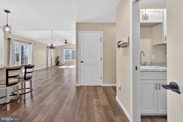 2021 EVERGREEN DR, Tamaqua, PA 18252