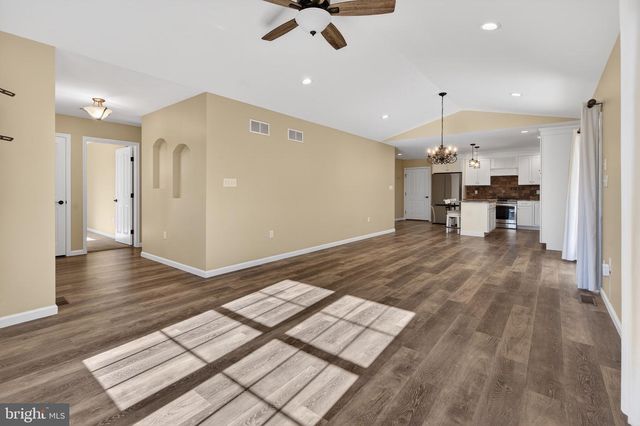 2021 EVERGREEN DR, Tamaqua, PA 18252