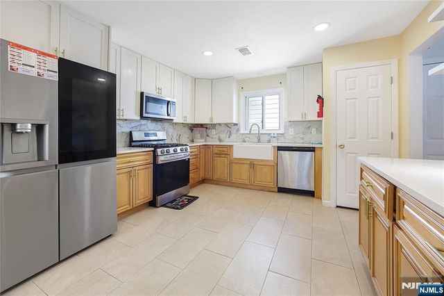 1511 Essex Avenue, Linden, NJ 07036