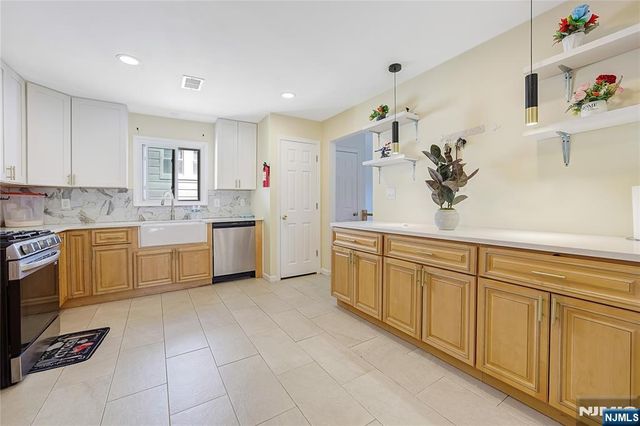 1511 Essex Avenue, Linden, NJ 07036