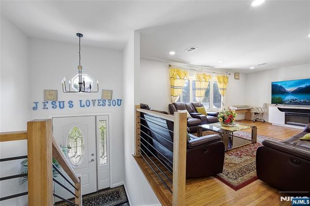 1511 Essex Avenue, Linden, NJ 07036