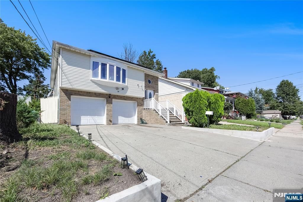 1511 Essex Avenue, Linden, NJ 07036