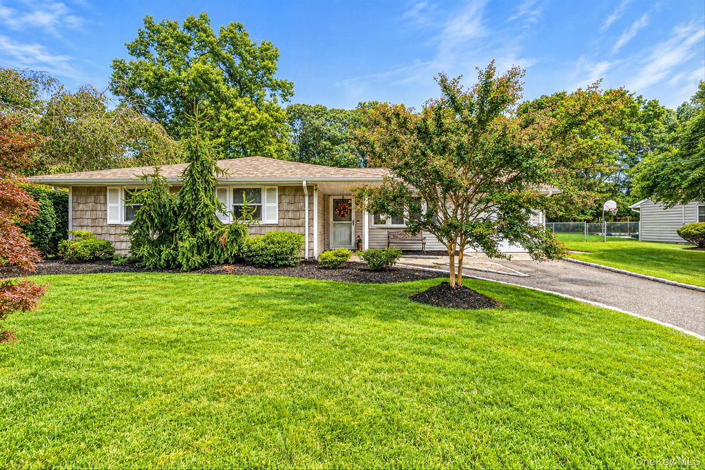 5 Allegheny Drive S, Farmingville, NY 11738 — photo 2