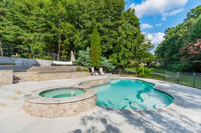 2006 Sandy Pond Lane, Waxhaw, NC 28173