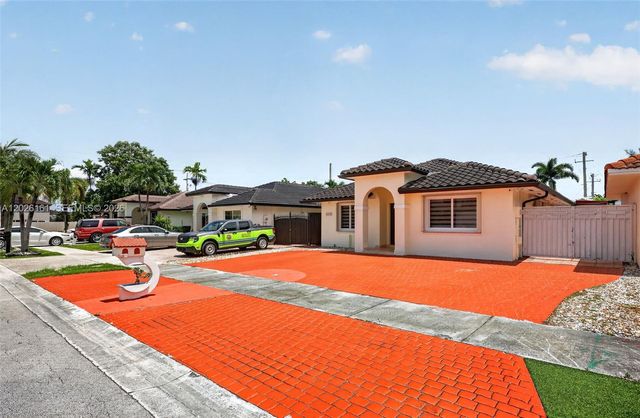 12718 NW 6th Ln, Miami, FL 33182