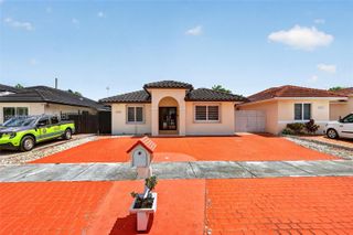 12718 NW 6th Ln, Miami, FL 33182