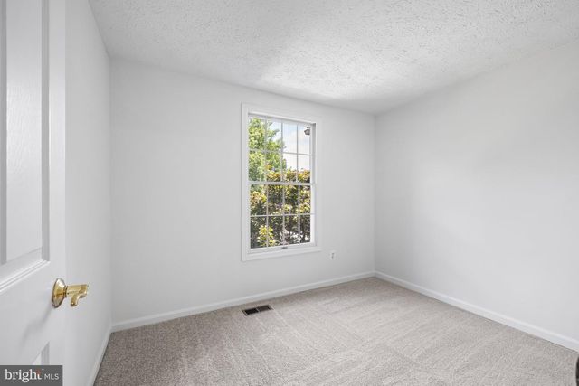 14166 RED RIVER DR, Centreville, VA 20121
